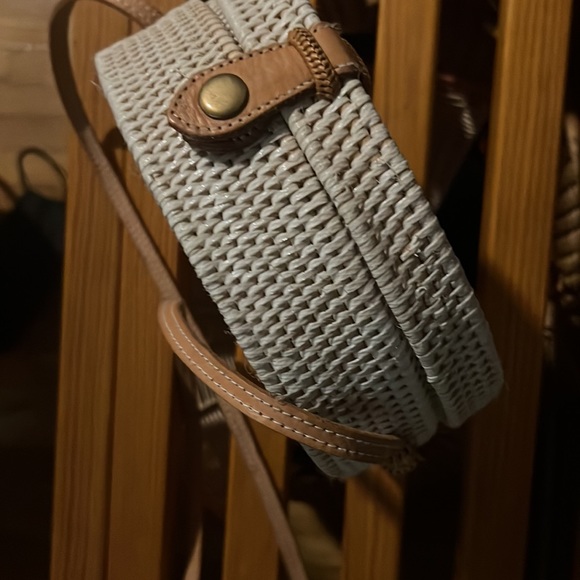 Round bali rattan woven purse bag - Picture 2 of 3